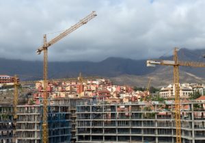 Construction with construction cranes